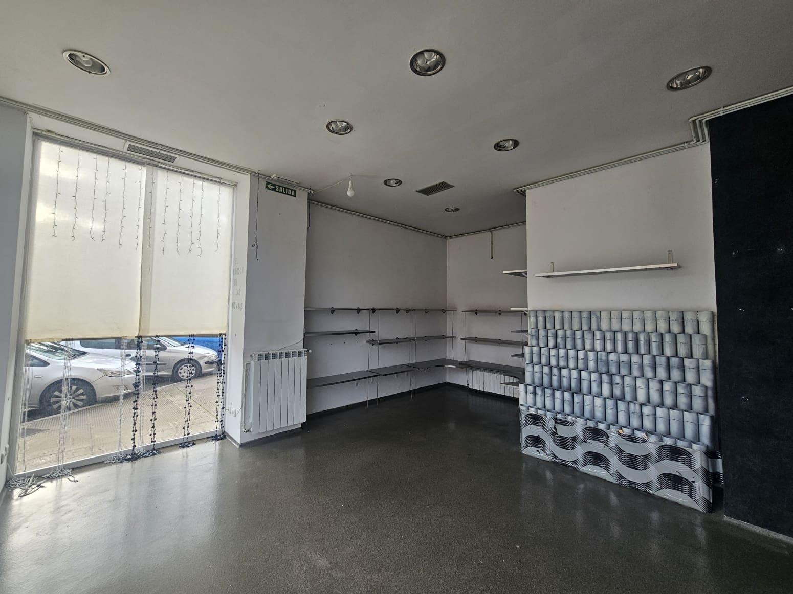 Commercial for rent in Burlada - € 750 (Ref: 9585980)