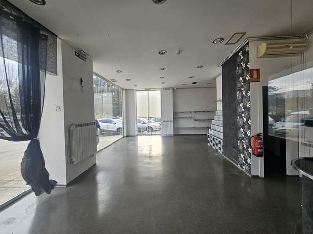 Kaupallinen vuokrattavana paikassa Burlada - 750 € (Ref: 9585980)