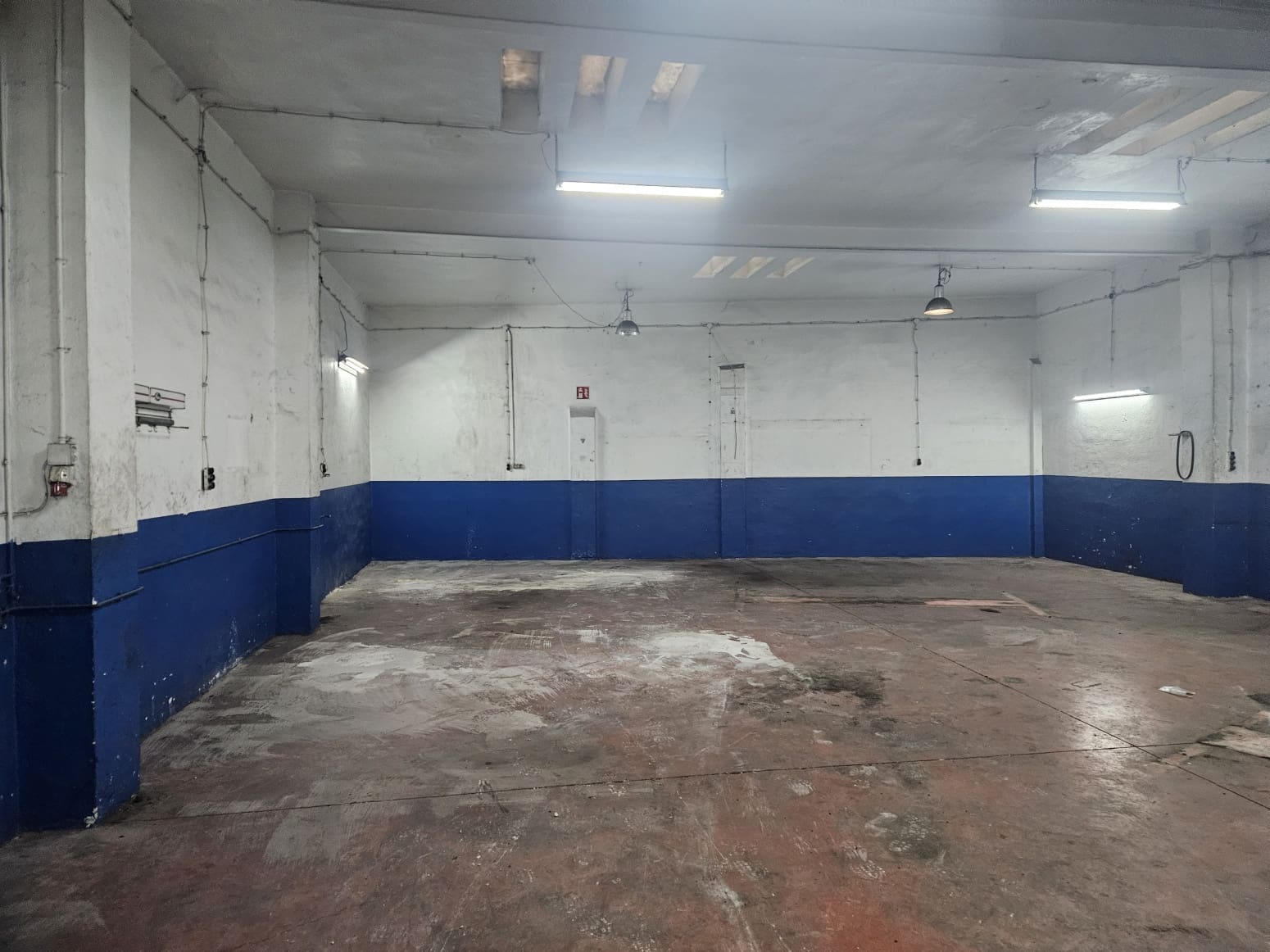 Local Comercial en Pamplona / Iruña en alquiler - 880 € (Ref: 9585981)