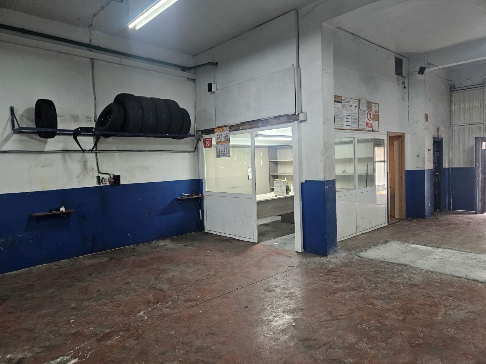 Local Comercial en Pamplona / Iruña en alquiler - 880 € (Ref: 9585981)