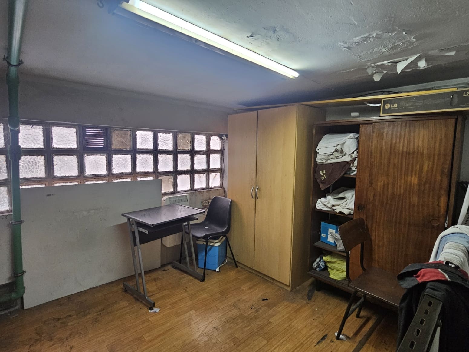 Local Comercial en Pamplona / Iruña en alquiler - 880 € (Ref: 9585981)