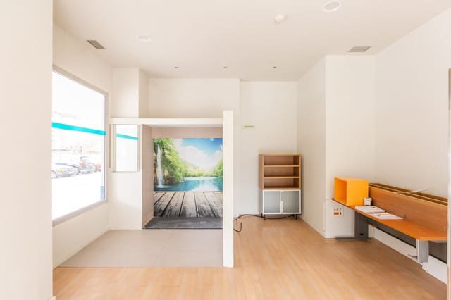 Commercieel te huur in Pamplona - € 800 (Ref: 9585982)