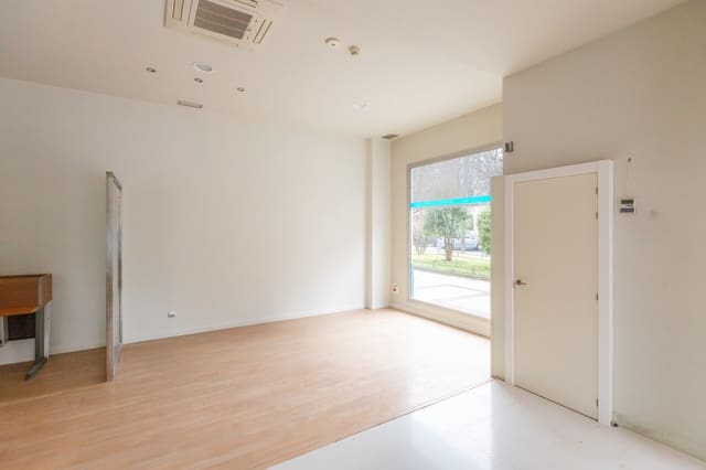 Commercieel te huur in Pamplona - € 800 (Ref: 9585982)