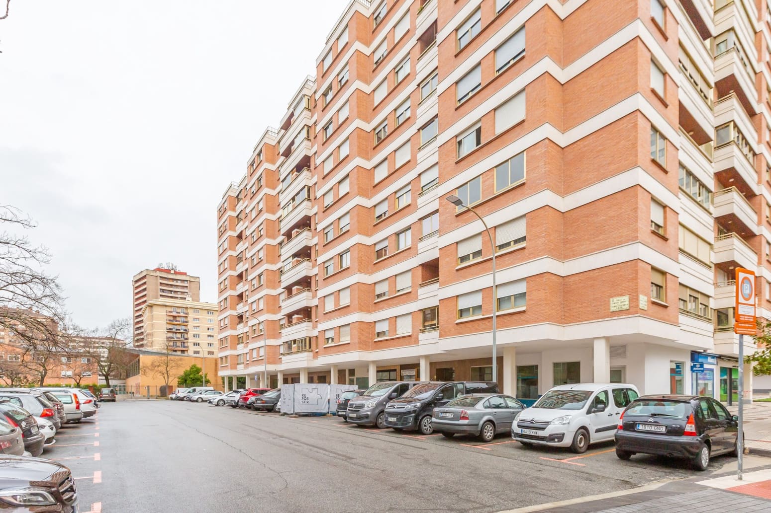 Commercial for rent in Pamplona / Iruna - € 800 (Ref: 9585982)