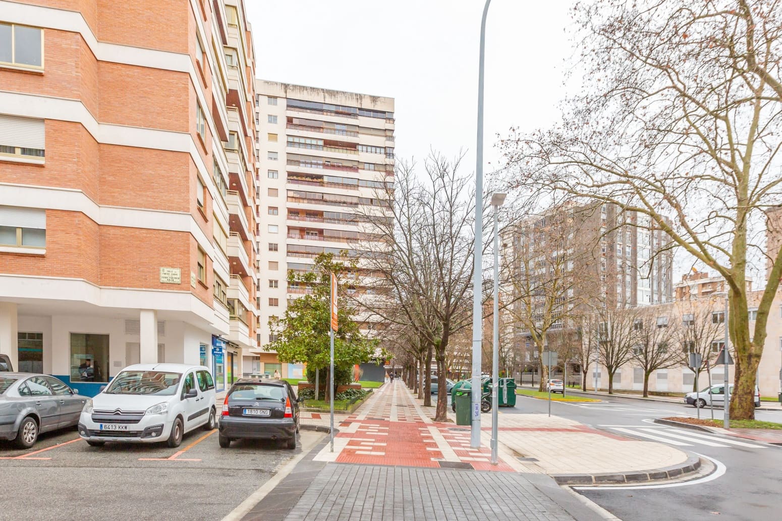 Commercial for rent in Pamplona / Iruna - € 800 (Ref: 9585982)