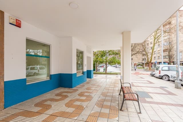 Commercieel te huur in Pamplona - € 800 (Ref: 9585982)