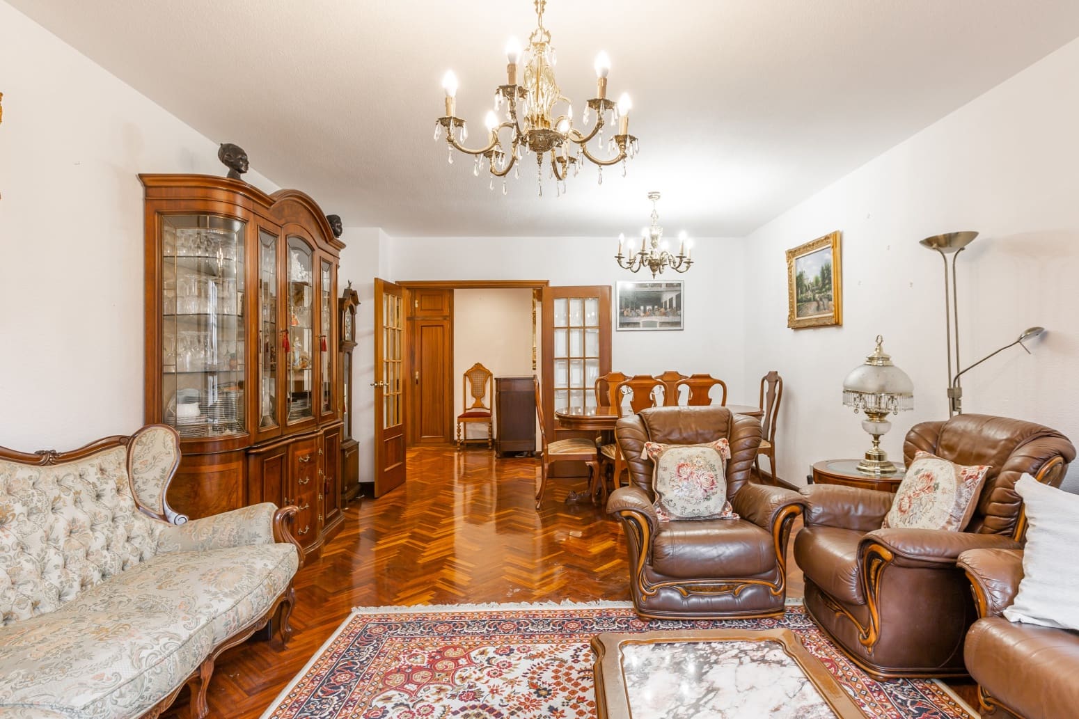 4 bedroom Flat for sale in Pamplona / Iruna with garage - € 479,000 (Ref: 9590854)