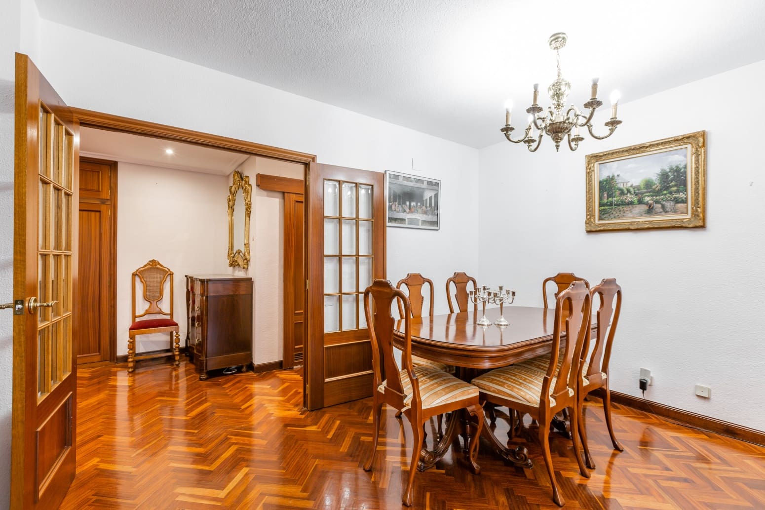 4 bedroom Flat for sale in Pamplona / Iruna with garage - € 479,000 (Ref: 9590854)