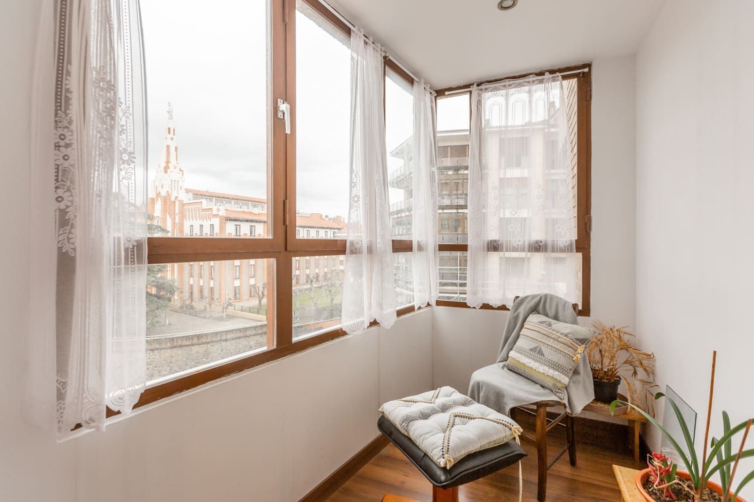 4 bedroom Flat for sale in Pamplona / Iruna with garage - € 479,000 (Ref: 9590854)