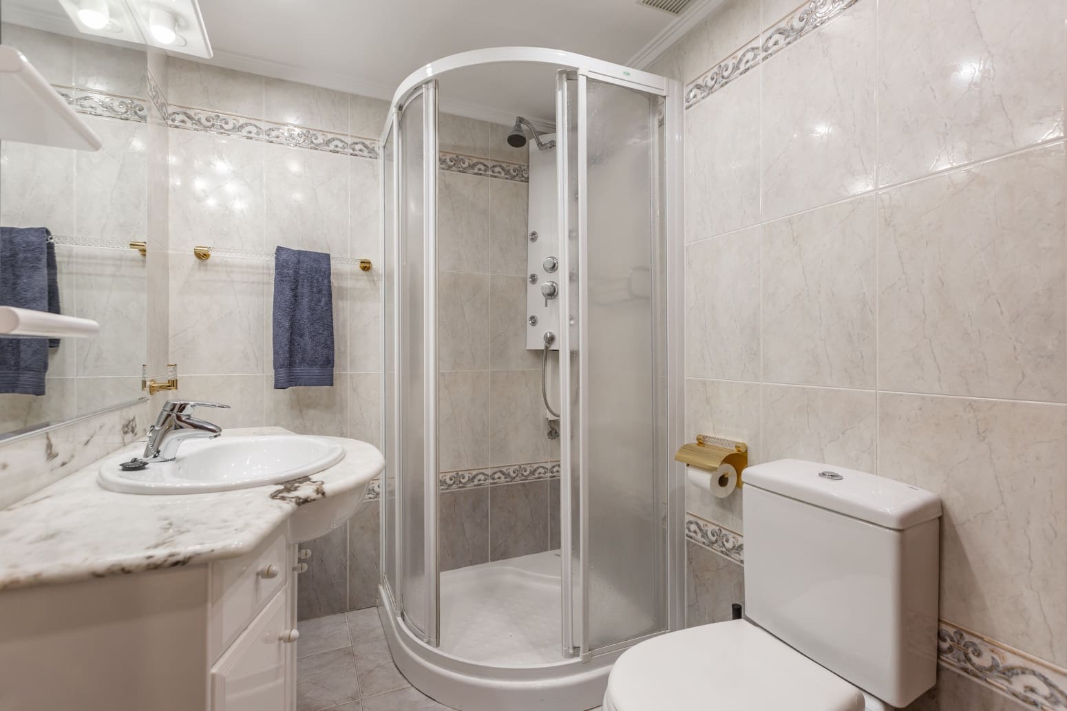 4 bedroom Flat for sale in Pamplona / Iruna with garage - € 479,000 (Ref: 9590854)