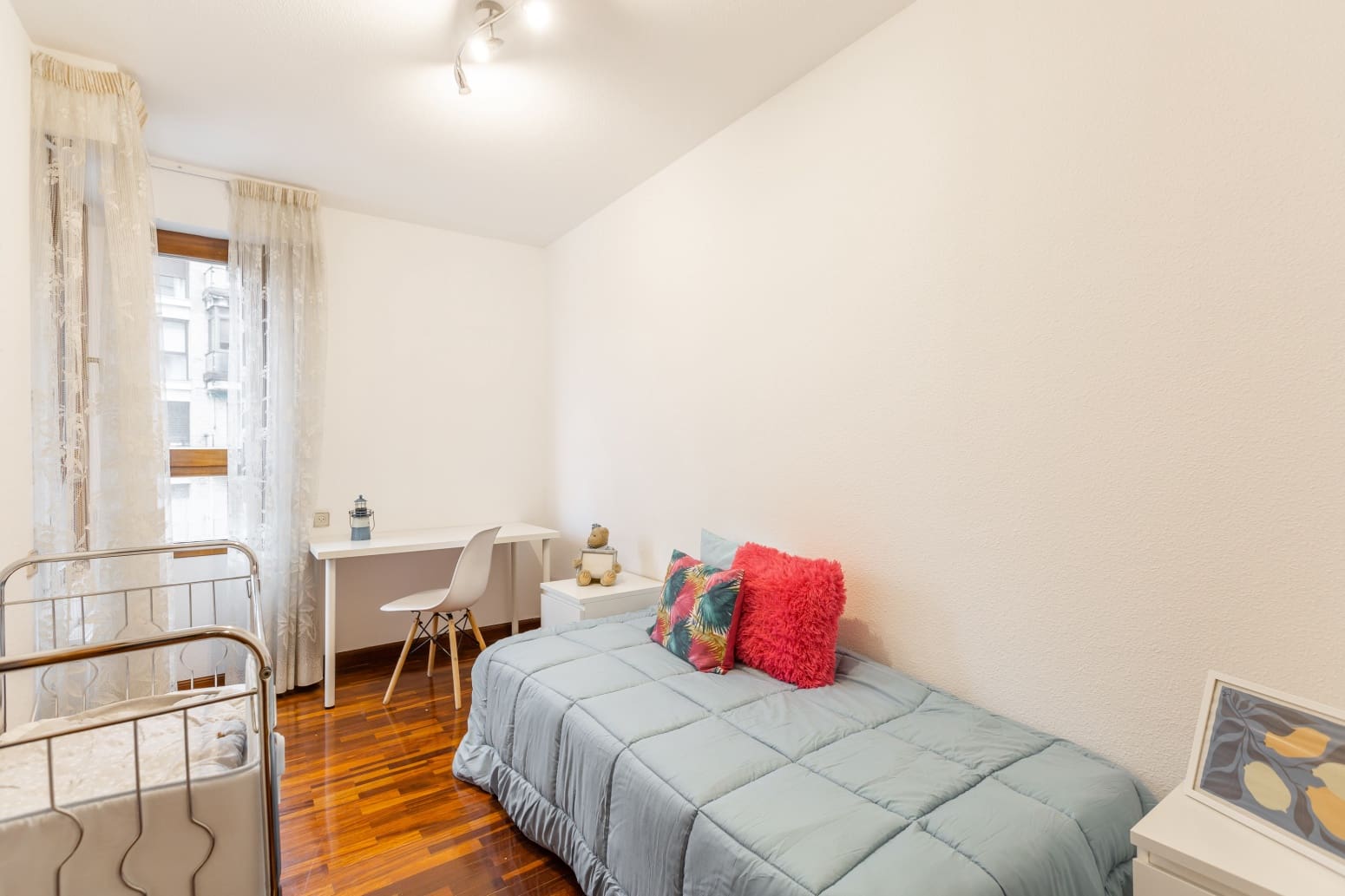 4 bedroom Flat for sale in Pamplona / Iruna with garage - € 479,000 (Ref: 9590854)