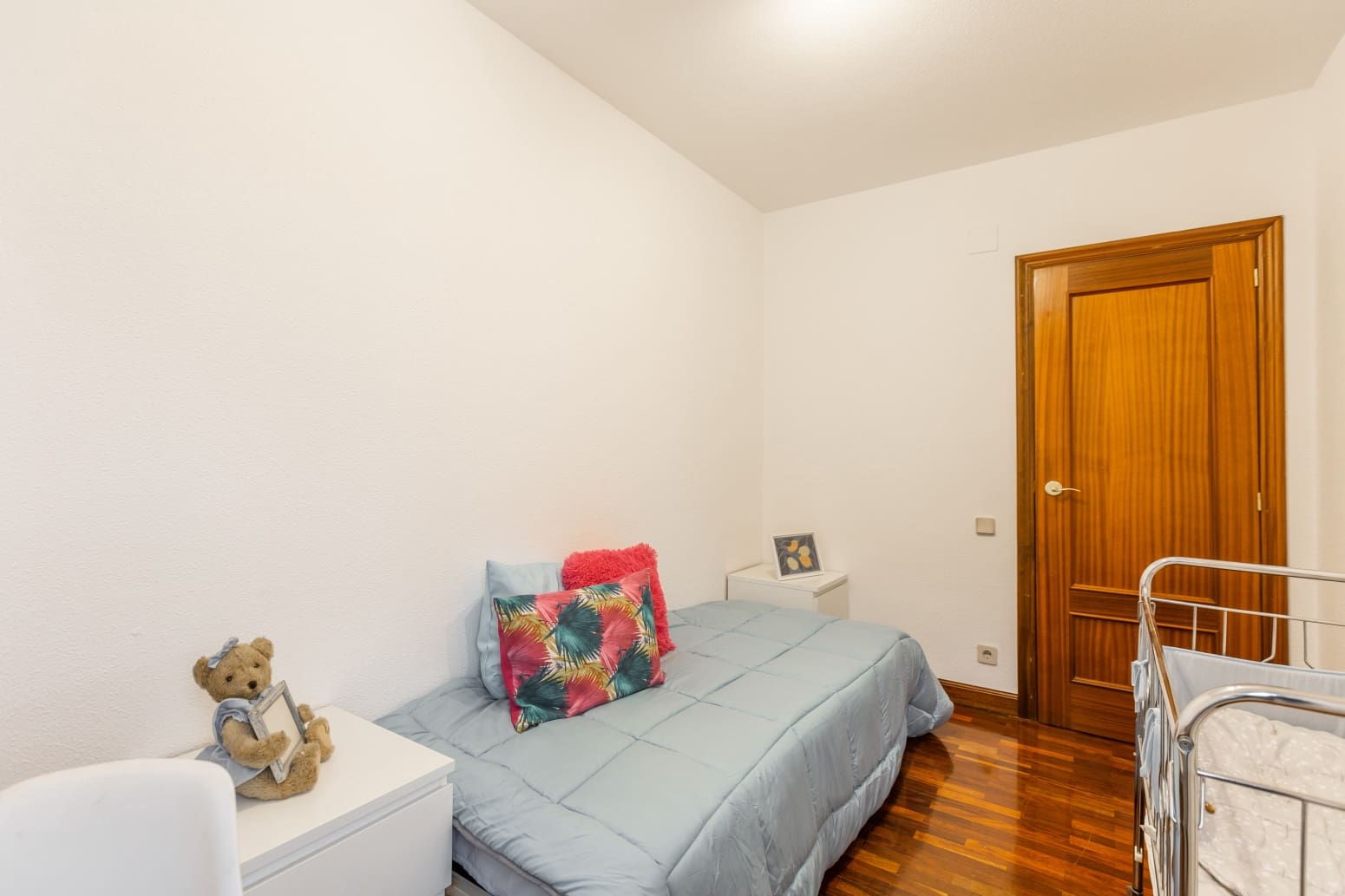 4 bedroom Flat for sale in Pamplona / Iruna with garage - € 479,000 (Ref: 9590854)
