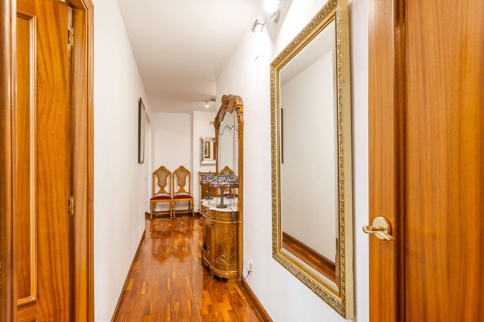 4 bedroom Flat for sale in Pamplona / Iruna with garage - € 479,000 (Ref: 9590854)