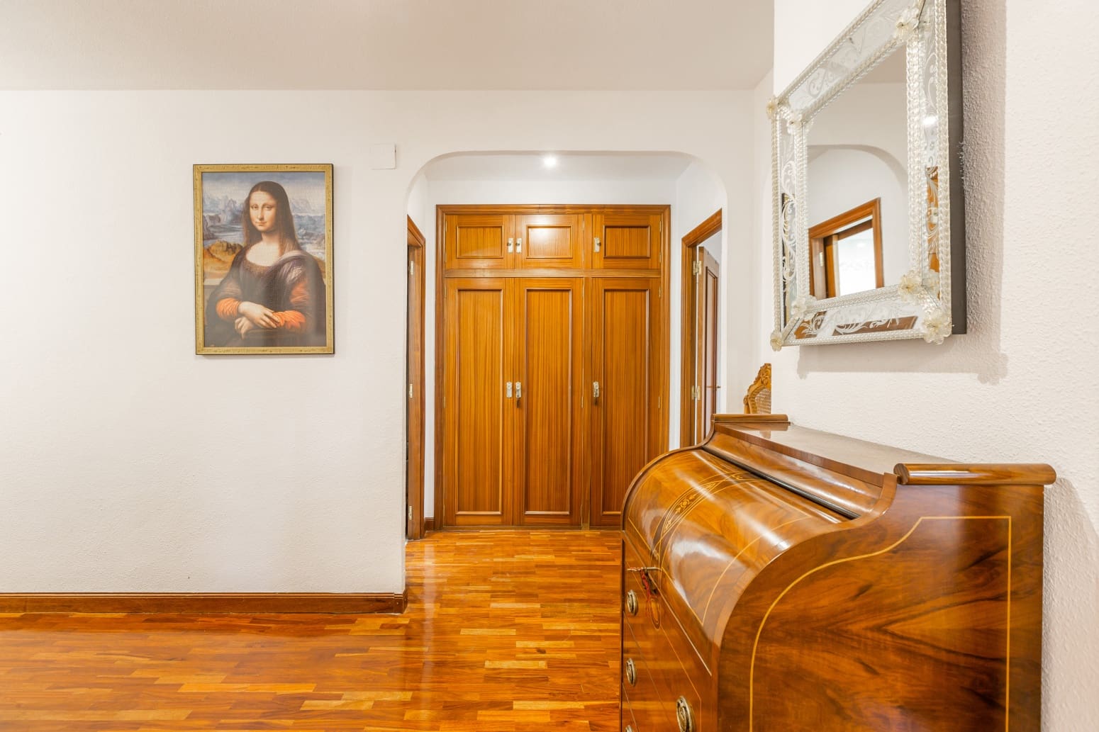 4 bedroom Flat for sale in Pamplona / Iruna with garage - € 479,000 (Ref: 9590854)