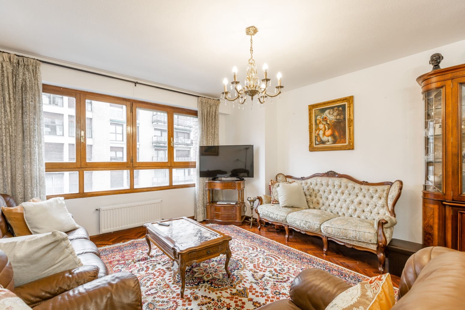 4 bedroom Flat for sale in Pamplona / Iruna with garage - € 479,000 (Ref: 9590854)