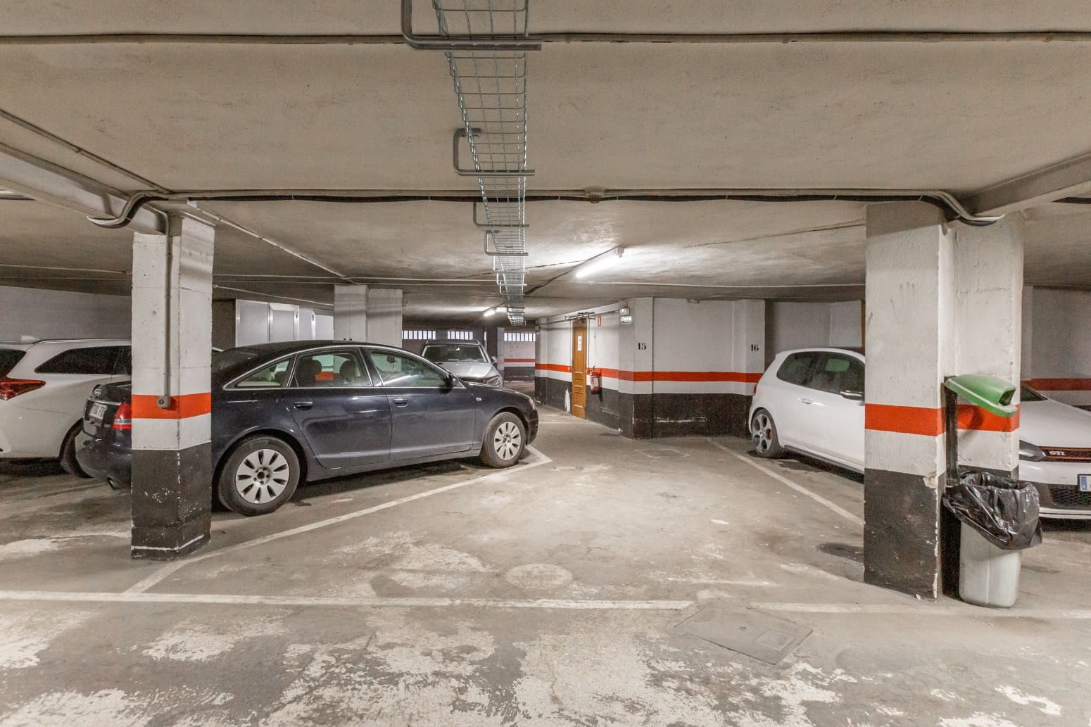 4 bedroom Flat for sale in Pamplona / Iruna with garage - € 479,000 (Ref: 9590854)