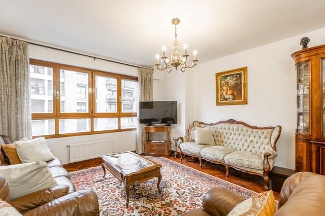 4 makuuhuone Asunto myytävänä paikassa Pamplona mukana 
autotalli - 479 000 € (Ref: 9590854)