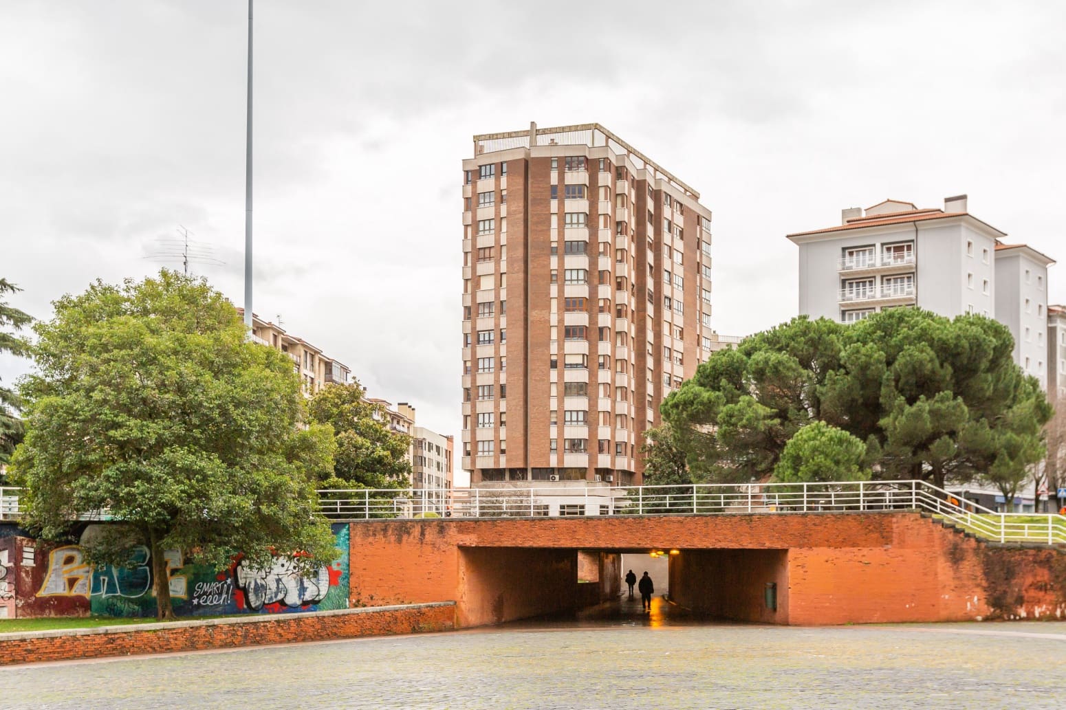 4 bedroom Flat for sale in Pamplona / Iruna with garage - € 479,000 (Ref: 9590854)