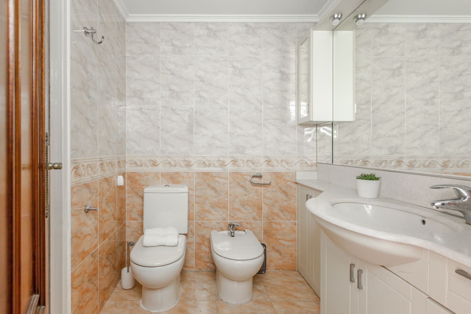 4 slaapkamer Flat te koop in Pamplona met garage - € 239.900 (Ref: 9590855)