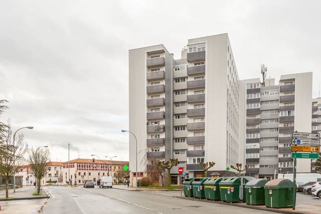 4 makuuhuone Asunto myytävänä paikassa Pamplona mukana 
autotalli - 239 900 € (Ref: 9590855)