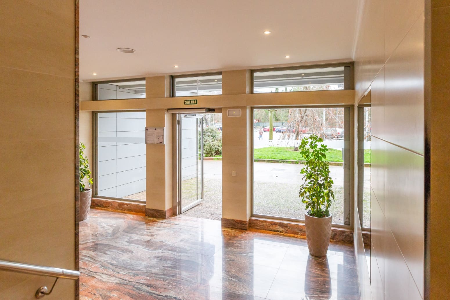 4 slaapkamer Flat te koop in Pamplona met garage - € 239.900 (Ref: 9590855)