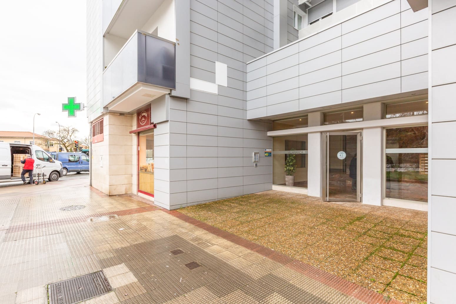 4 slaapkamer Flat te koop in Pamplona met garage - € 239.900 (Ref: 9590855)