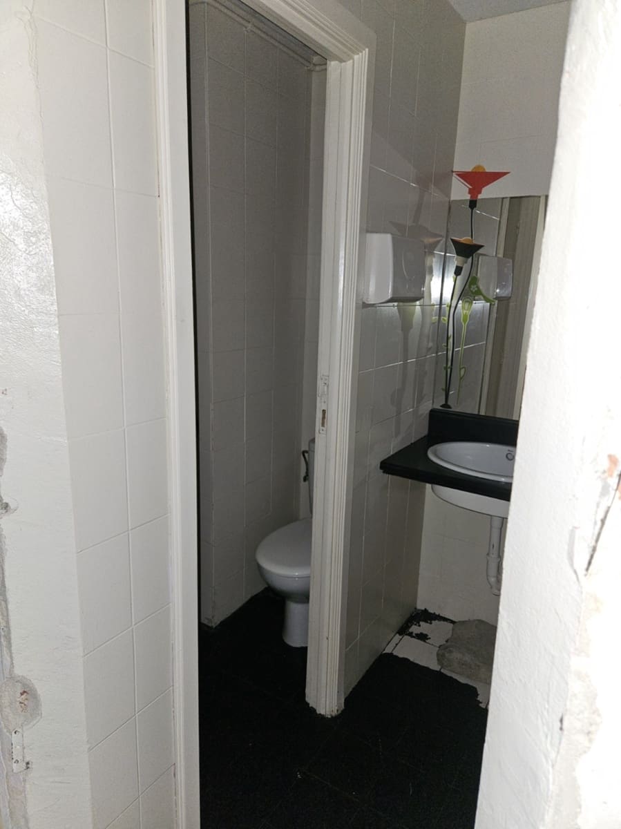 Commercial for rent in Pamplona / Iruna - € 800 (Ref: 9590856)