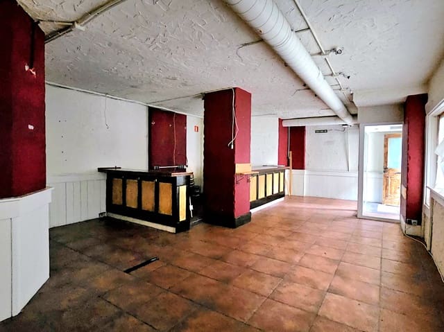 Commercieel te huur in Pamplona - € 800 (Ref: 9590856)