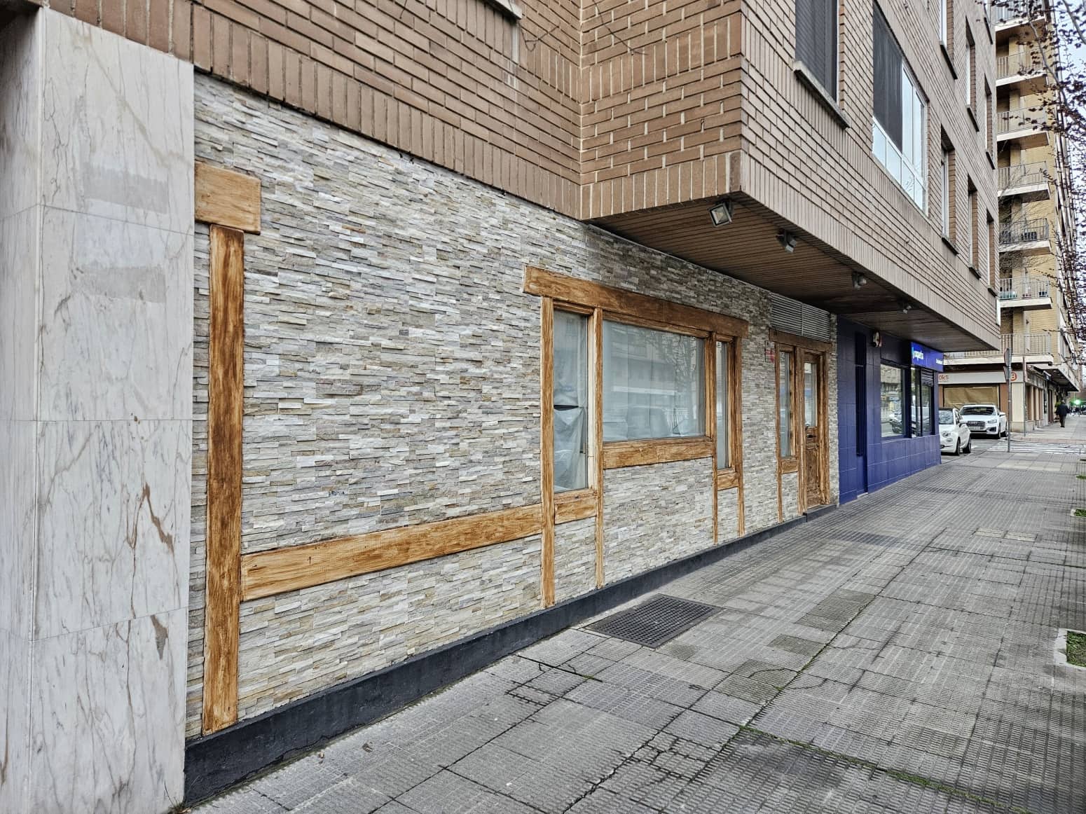 Commercial for rent in Pamplona / Iruna - € 800 (Ref: 9590856)