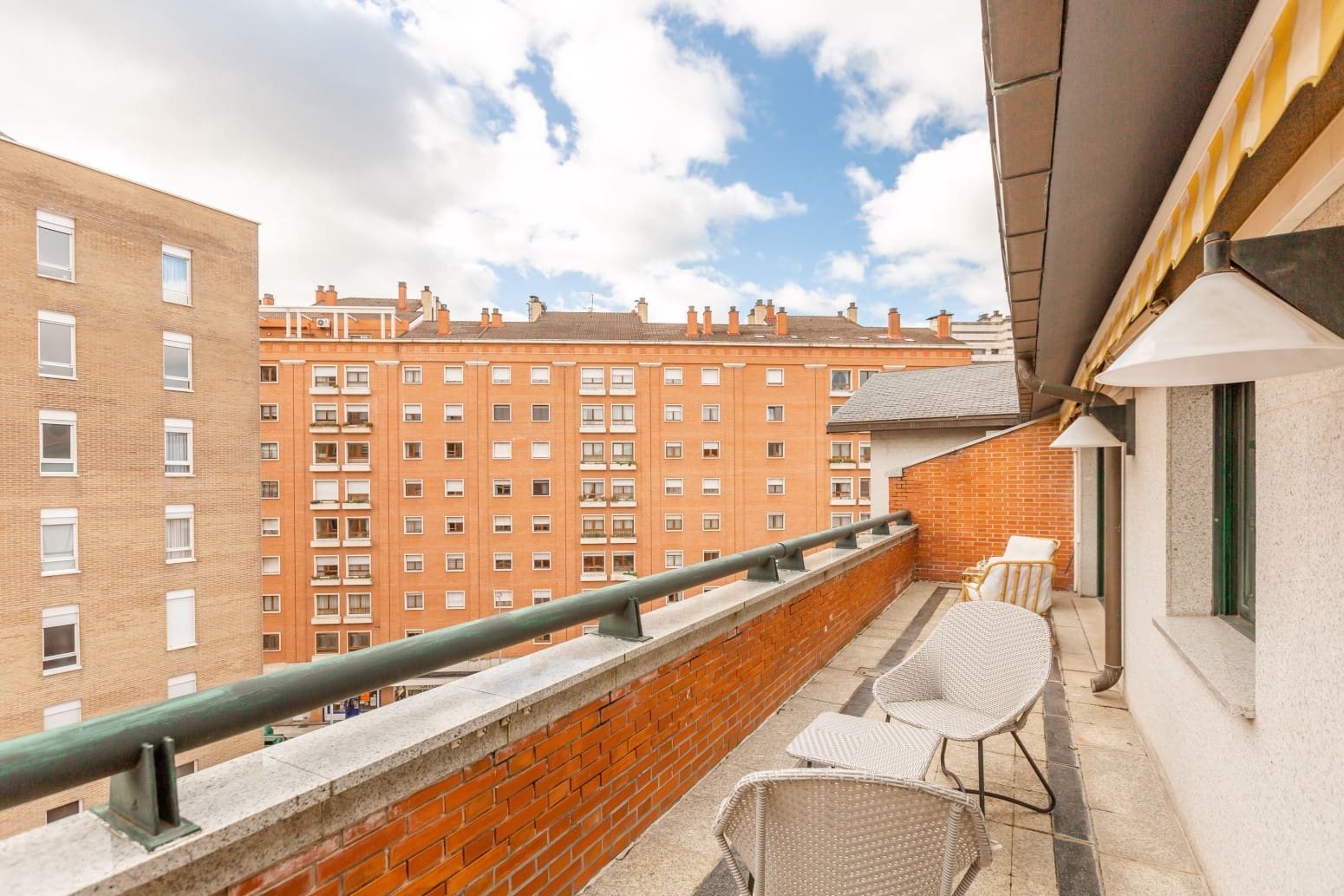 2 makuuhuone Asunto myytävänä paikassa Pamplona mukana 
autotalli - 465 000 € (Ref: 9594800)