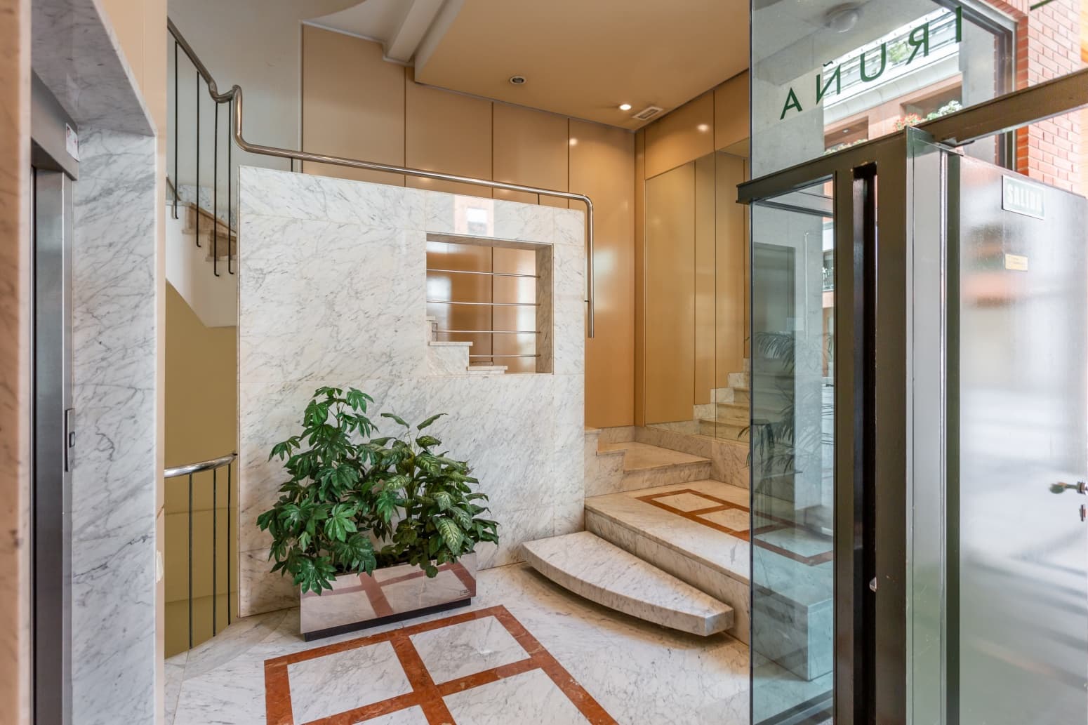 2 makuuhuone Asunto myytävänä paikassa Pamplona mukana 
autotalli - 465 000 € (Ref: 9594800)