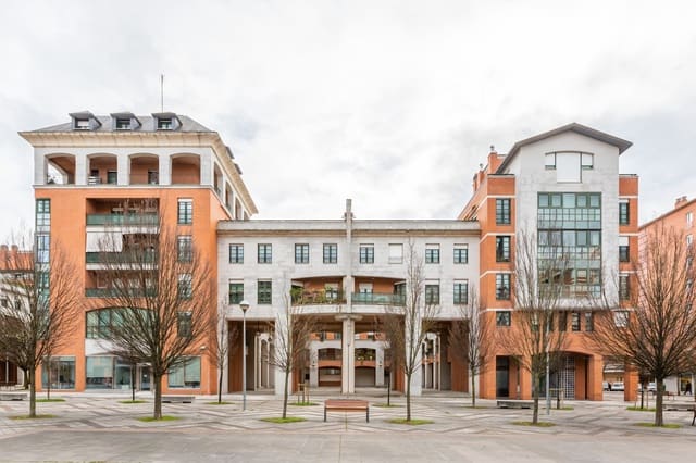 2 makuuhuone Asunto myytävänä paikassa Pamplona mukana 
autotalli - 465 000 € (Ref: 9594800)