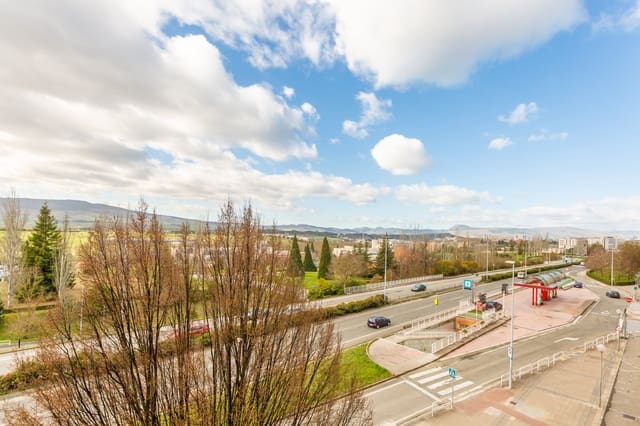 4 makuuhuone Asunto myytävänä paikassa Pamplona mukana 
autotalli - 425 000 € (Ref: 9594801)