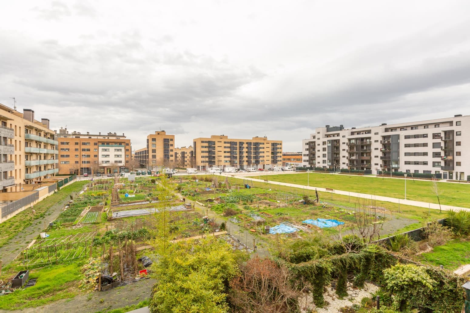 3 slaapkamer Flat te koop in Artica met garage - € 280.000 (Ref: 9594802)