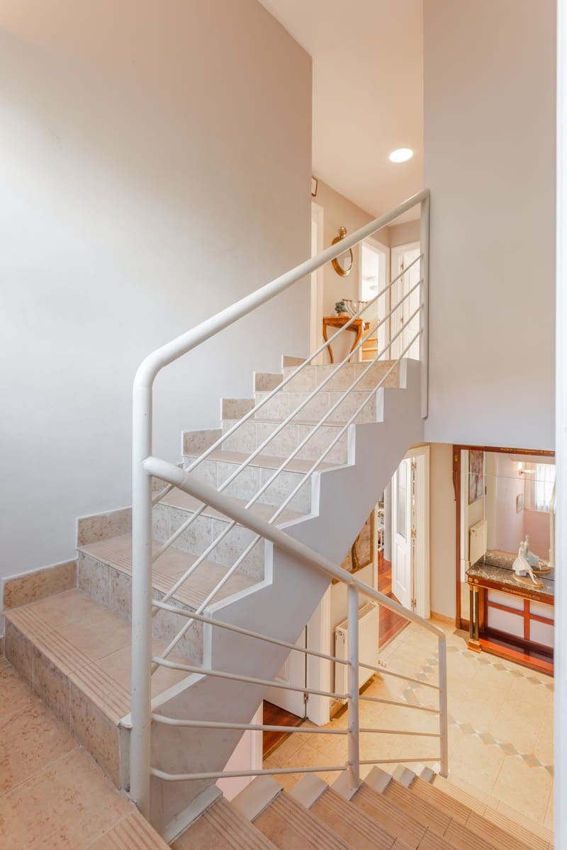 5 slaapkamer Villa te koop in Egues met garage - € 815.000 (Ref: 9594803)