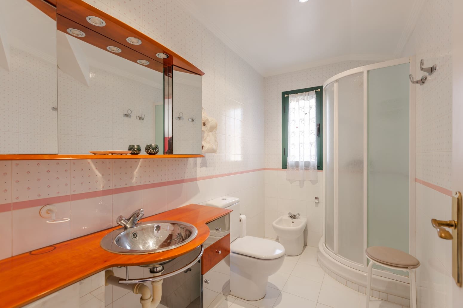 5 slaapkamer Villa te koop in Egues met garage - € 815.000 (Ref: 9594803)