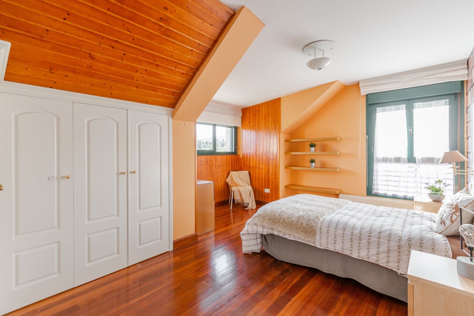 5 slaapkamer Villa te koop in Egues met garage - € 815.000 (Ref: 9594803)