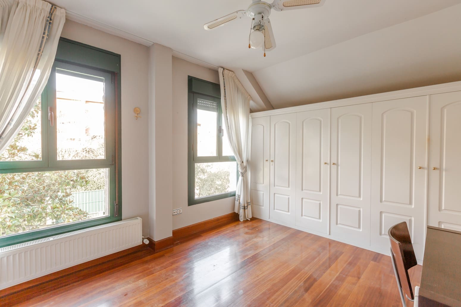 5 slaapkamer Villa te koop in Egues met garage - € 815.000 (Ref: 9594803)