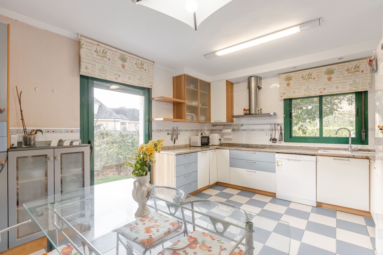 5 slaapkamer Villa te koop in Egues met garage - € 815.000 (Ref: 9594803)