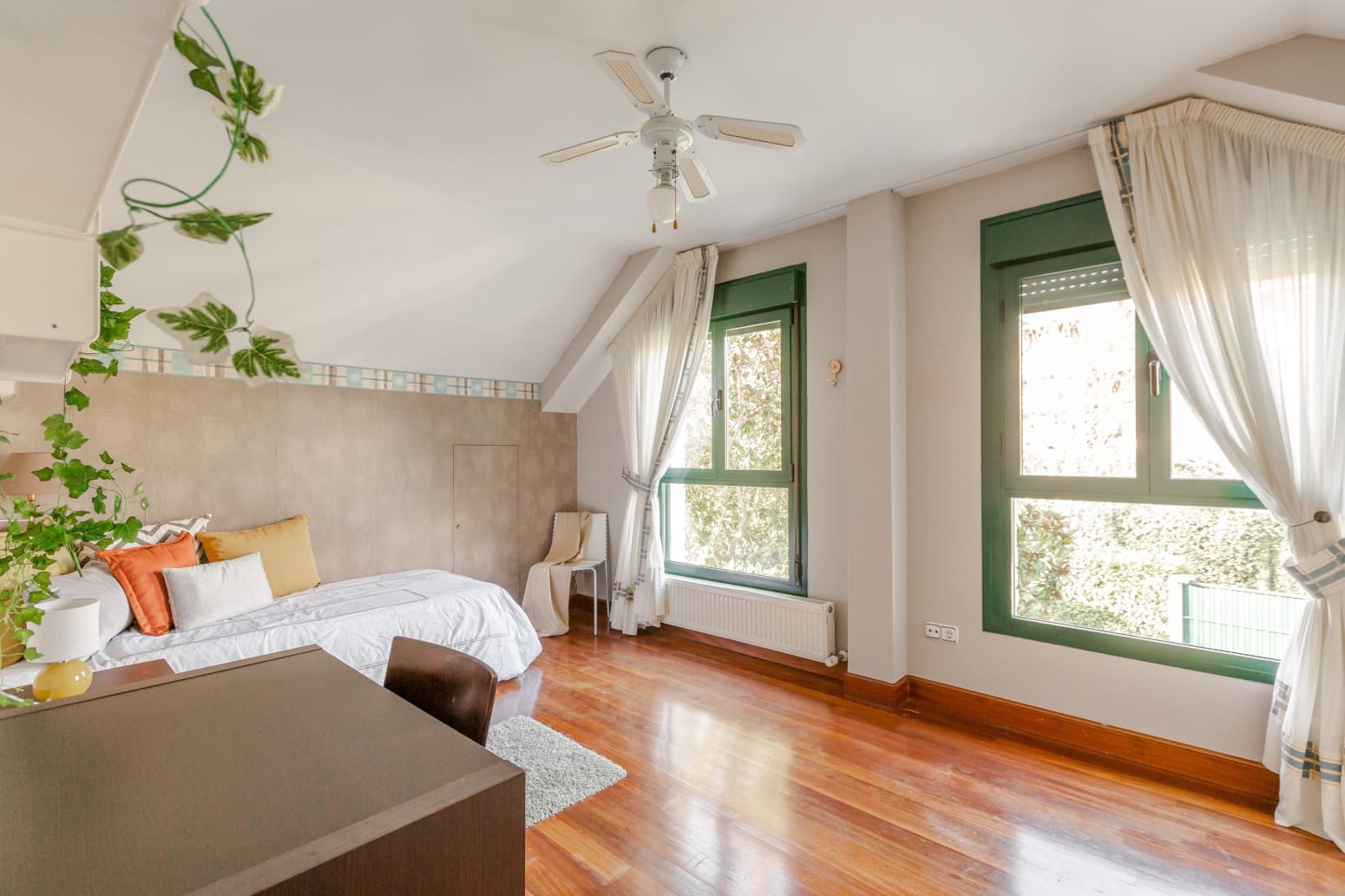 5 slaapkamer Villa te koop in Egues met garage - € 815.000 (Ref: 9594803)