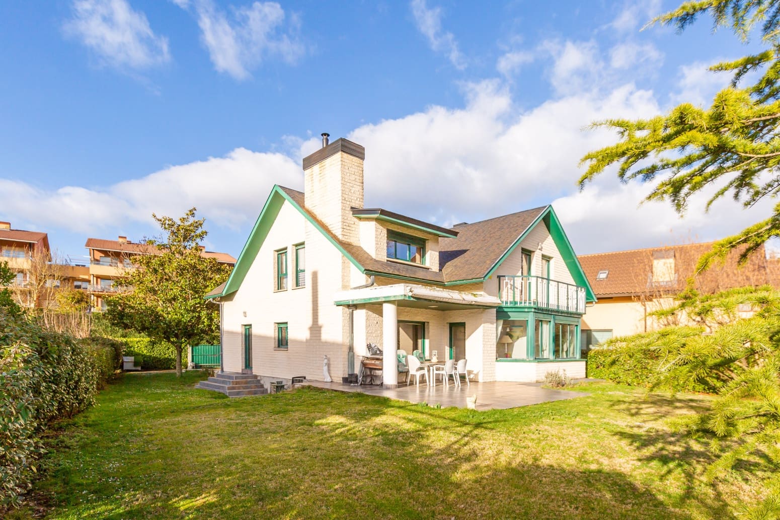 5 slaapkamer Villa te koop in Egues met garage - € 815.000 (Ref: 9594803)