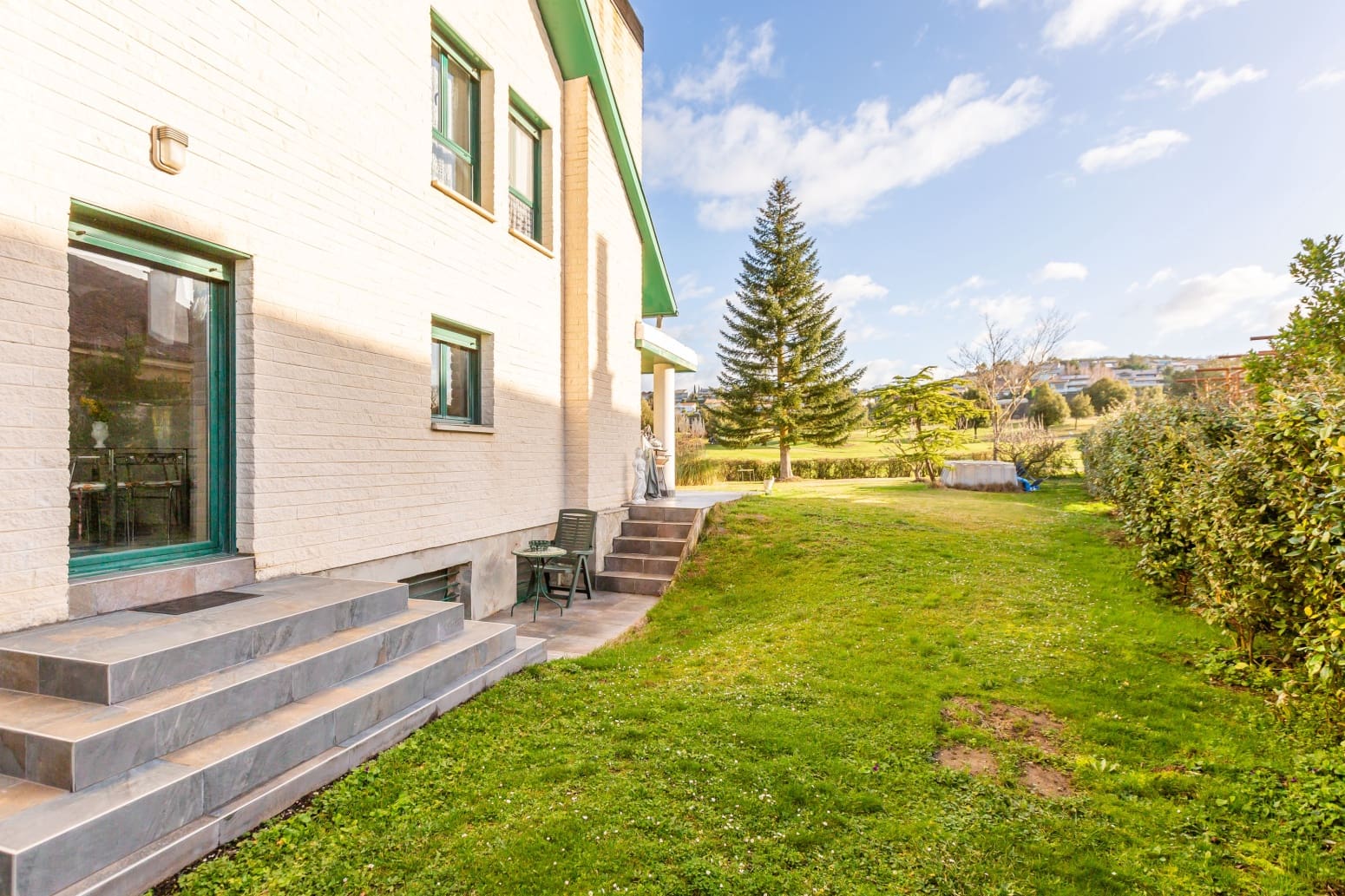 5 slaapkamer Villa te koop in Egues met garage - € 815.000 (Ref: 9594803)