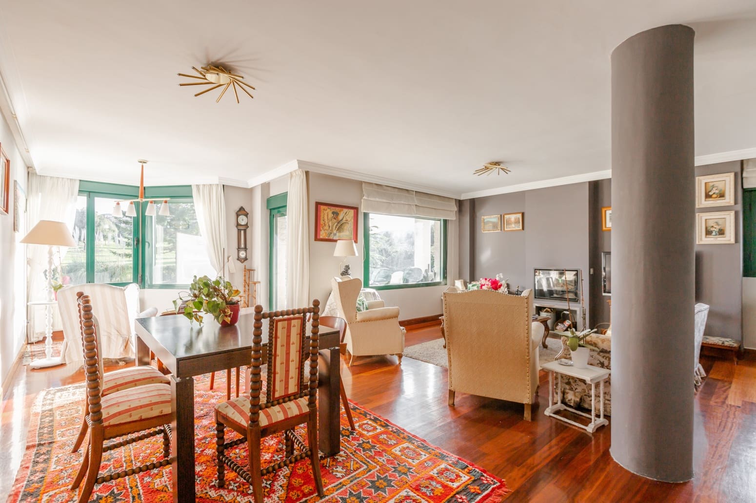 5 slaapkamer Villa te koop in Egues met garage - € 815.000 (Ref: 9594803)