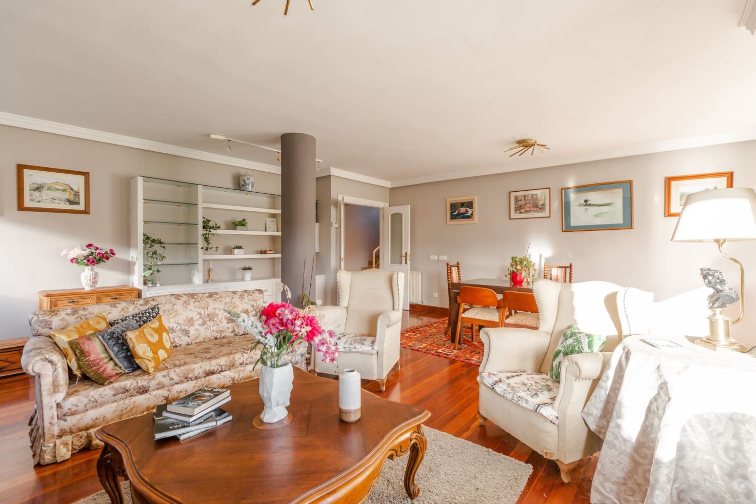 5 slaapkamer Villa te koop in Egues met garage - € 815.000 (Ref: 9594803)