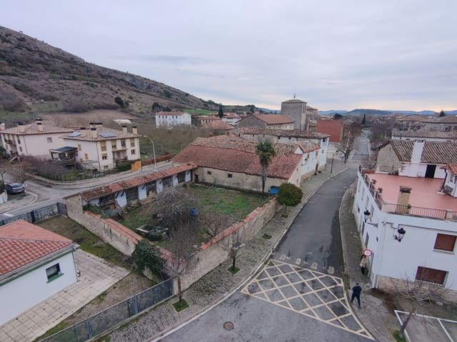 10 slaapkamer Villa te koop in Etxauri met garage - € 320.000 (Ref: 9601089)