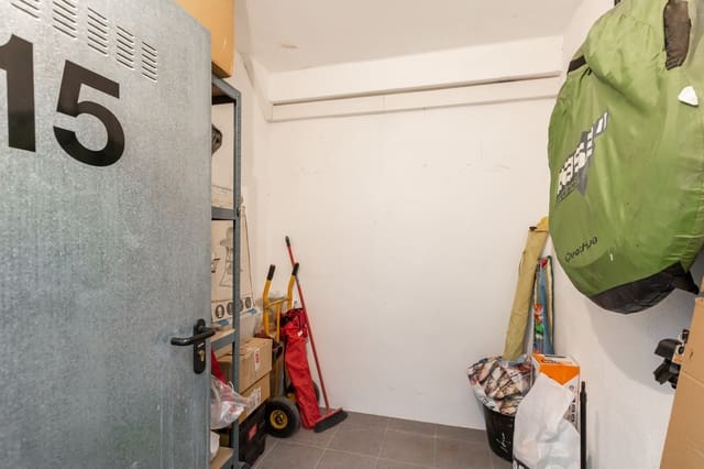 Loft til salgs i Pamplona - € 7 500 (Ref: 9611232)