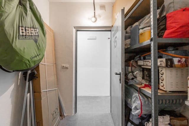 Loft til salgs i Pamplona - € 7 500 (Ref: 9611232)