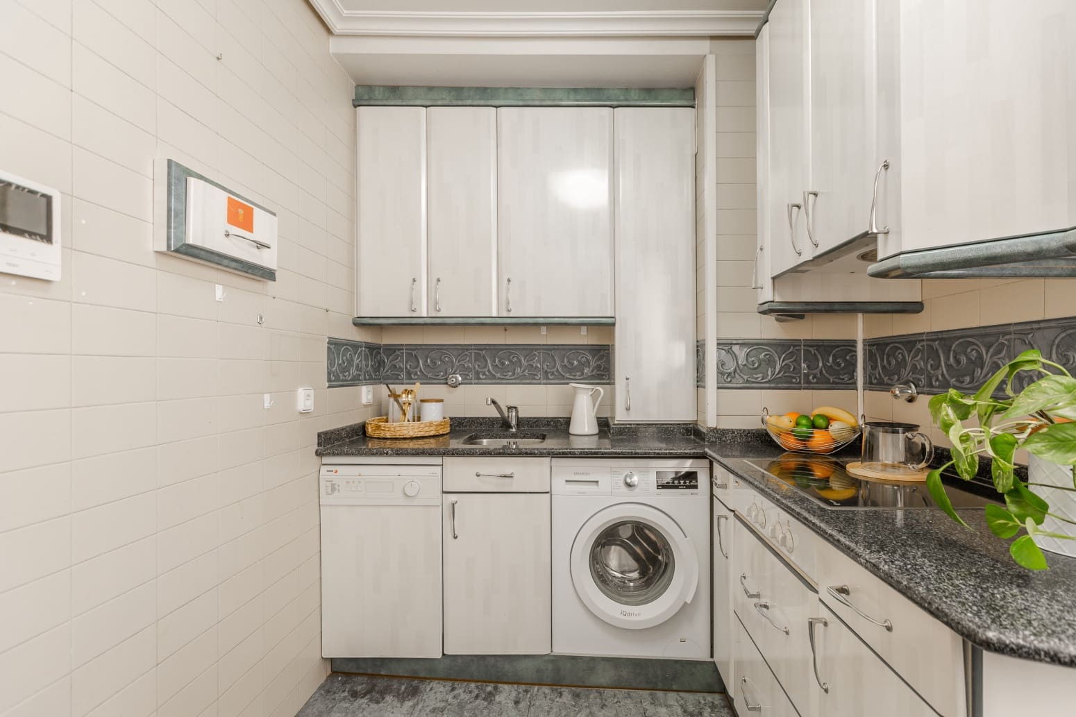 Piso de 2 habitaciones en Pamplona / Iruña en venta con garaje - 359.000 € (Ref: 9615251)