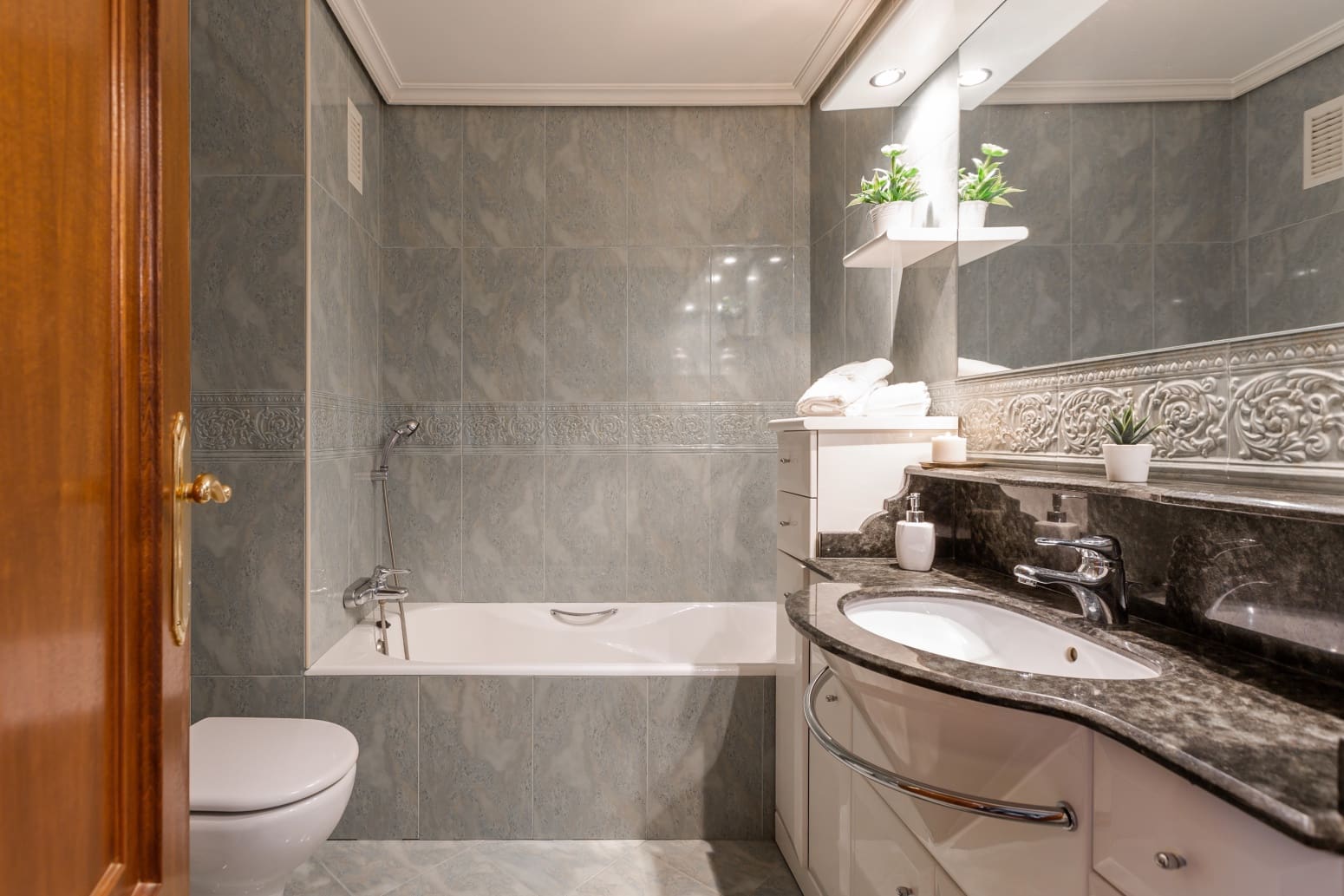 Piso de 2 habitaciones en Pamplona / Iruña en venta con garaje - 359.000 € (Ref: 9615251)