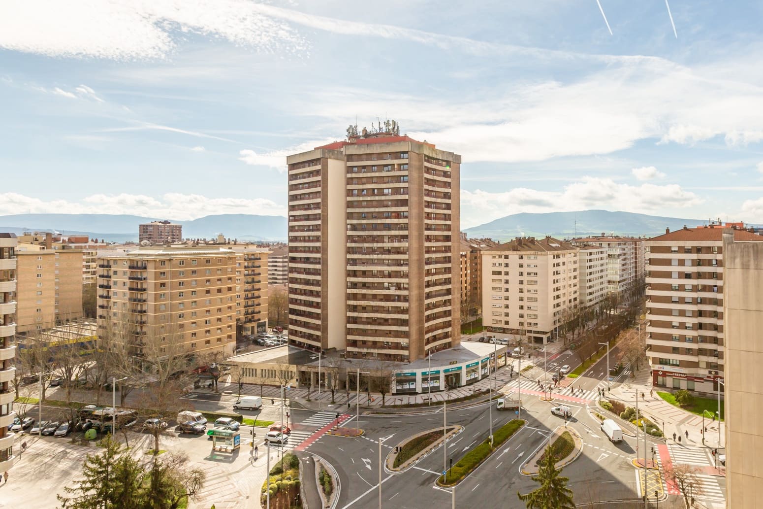 Piso de 2 habitaciones en Pamplona / Iruña en venta con garaje - 359.000 € (Ref: 9615251)